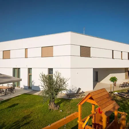 Villa Fire A Luxury In Imotski, Wellness Oasis Zmijavci