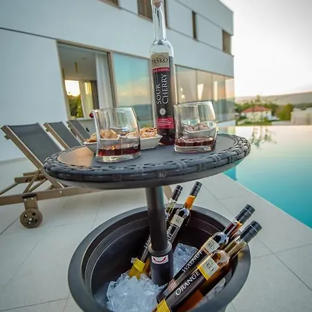 Fire A Luxury In Imotski, Wellness Oasis Zmijavci